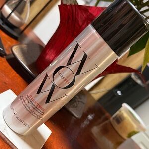 Color Wow Style on Steroids Texturizing Spray - Silver and Black